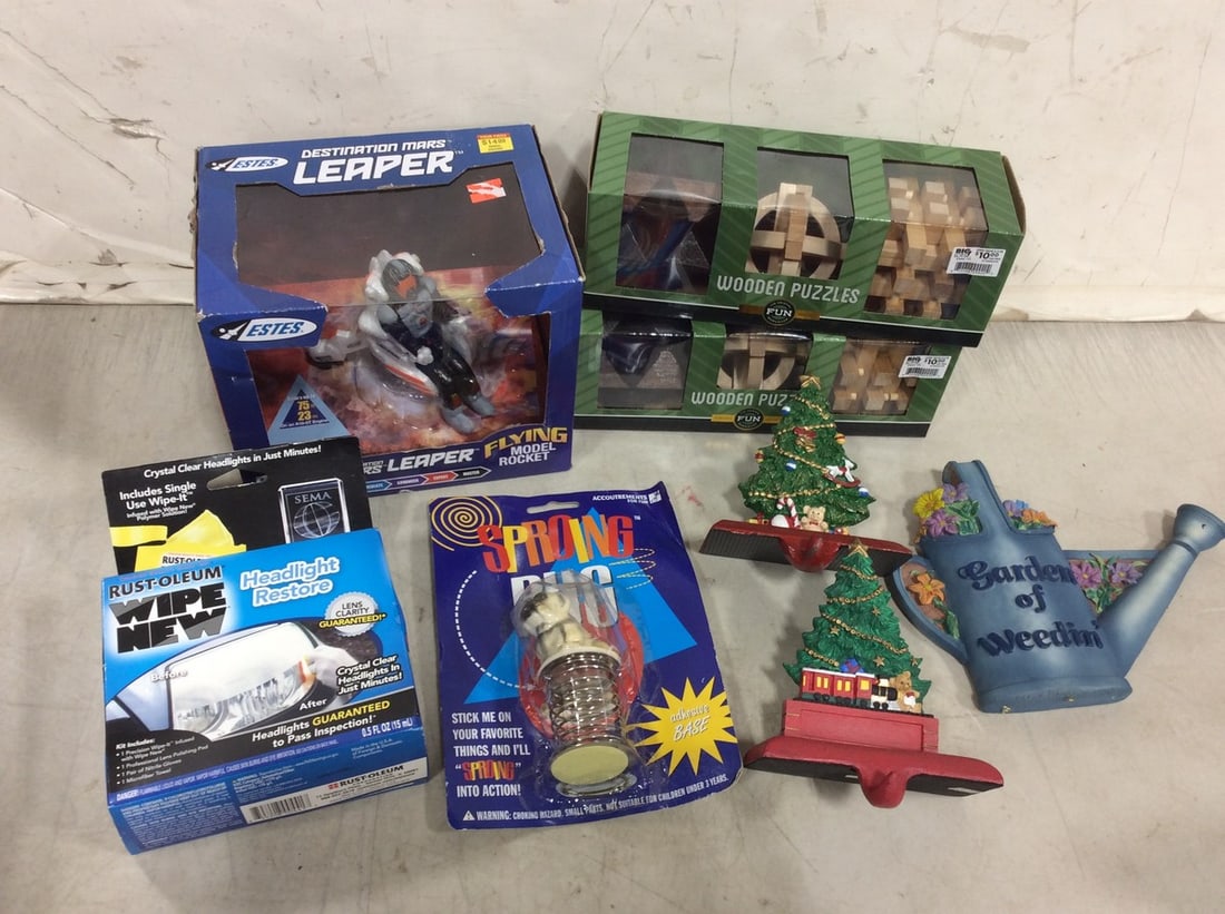Destination Mars flying model rocket, rust-oleum headlight restore wipes, and more (1 of 1)