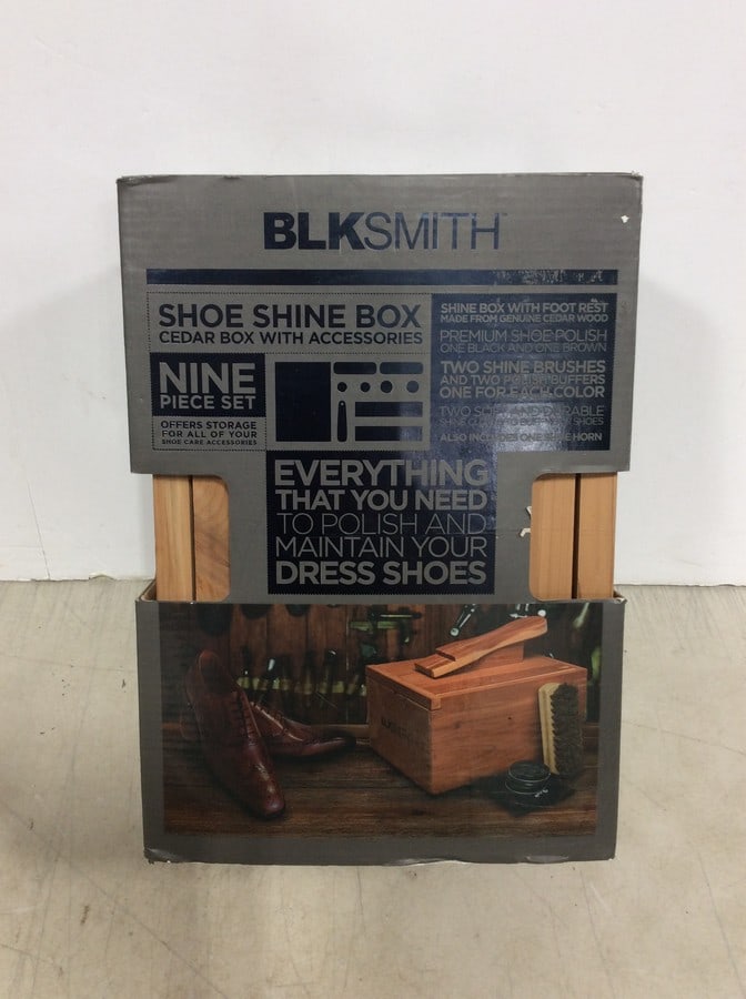 BLK Smith shoeshine box nine piece set(new in box): BLK Smith shoeshine box nine piece set(new in box)