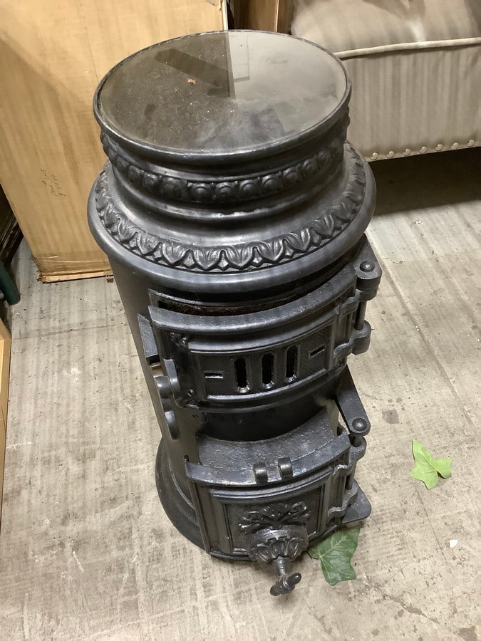 Vintage Stove (24.5in Tall): Vintage Stove (24.5in Tall)