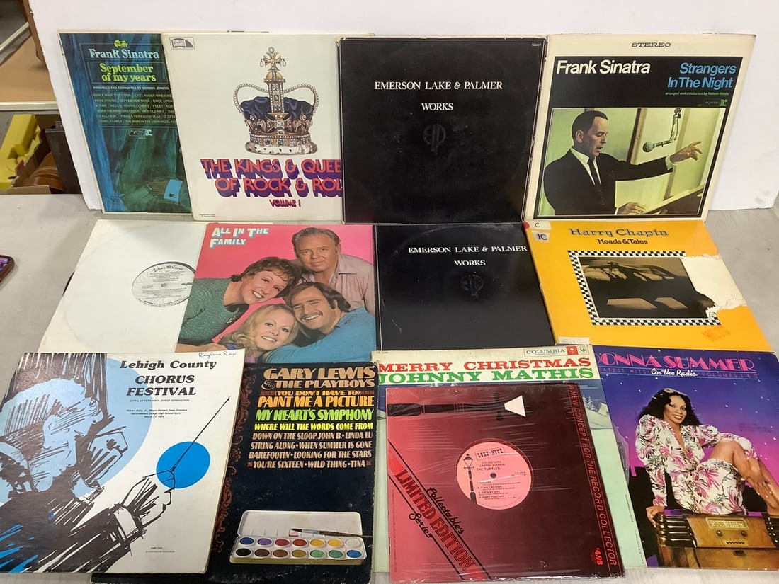 Vintage Records (Frank Sinatra, Harry Chapin, and more): Vintage Records (Frank Sinatra, Harry Chapin, and more)