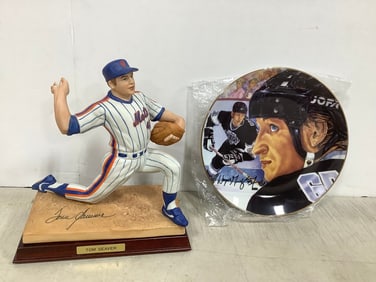 Tom Seaver Mets Statue (8.5in Tall) and 1999 Wayne Gretsky Plate