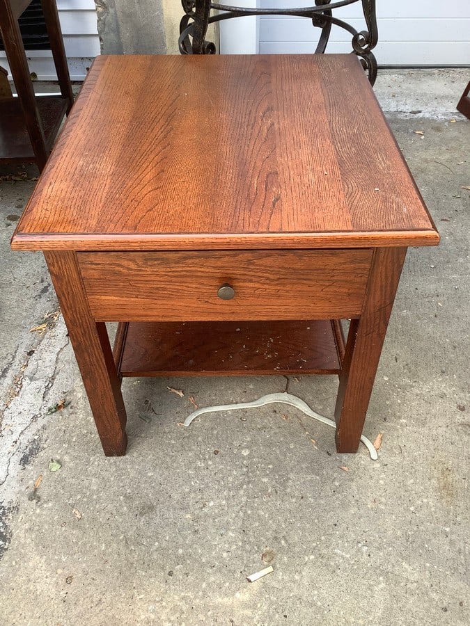 Side end table with drawer(28in.x24in.x24in.): Side end table with drawer(28in.x24in.x24in.)