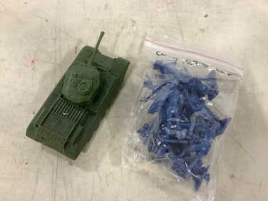 Star lux army men and tank toy