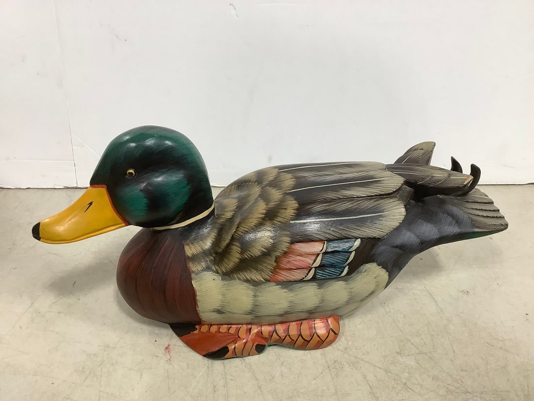 Vintage hand carved and hand painted mallard duck(10in.long): Vintage hand carved and hand painted mallard duck(10in.long)