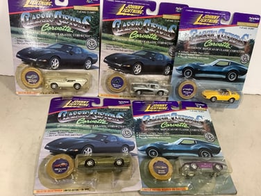 Johnny Lightning Classic Customs Corvette collectibles(new in box)