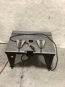 Craftsman router table