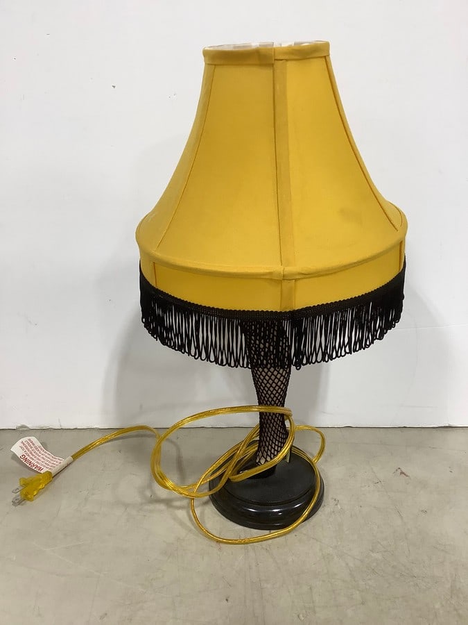 A Christmas Story lamp(18.5in.tall): A Christmas Story lamp(18.5in.tall)