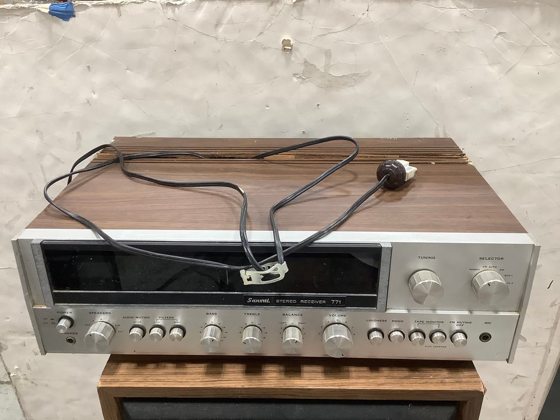 Sansui stereo receiver 771 (1 of 1)