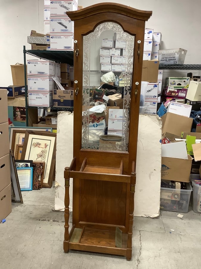 Pulaski Furniture Wood Hall Mirror Stand (77inx23inx12in) (1 of 1)