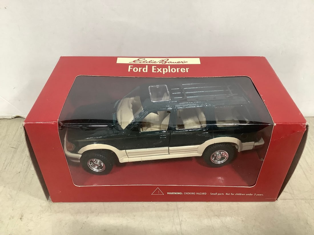 Eddie Bauer Ford Explorer Diecast Collectible *new in box* (1 of 1)