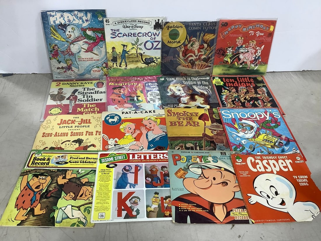 Vintage children's 45's(Frosty, The Scarecrow of Oz, and more): Vintage children's 45's(Frosty, The Scarecrow of Oz, and more)
