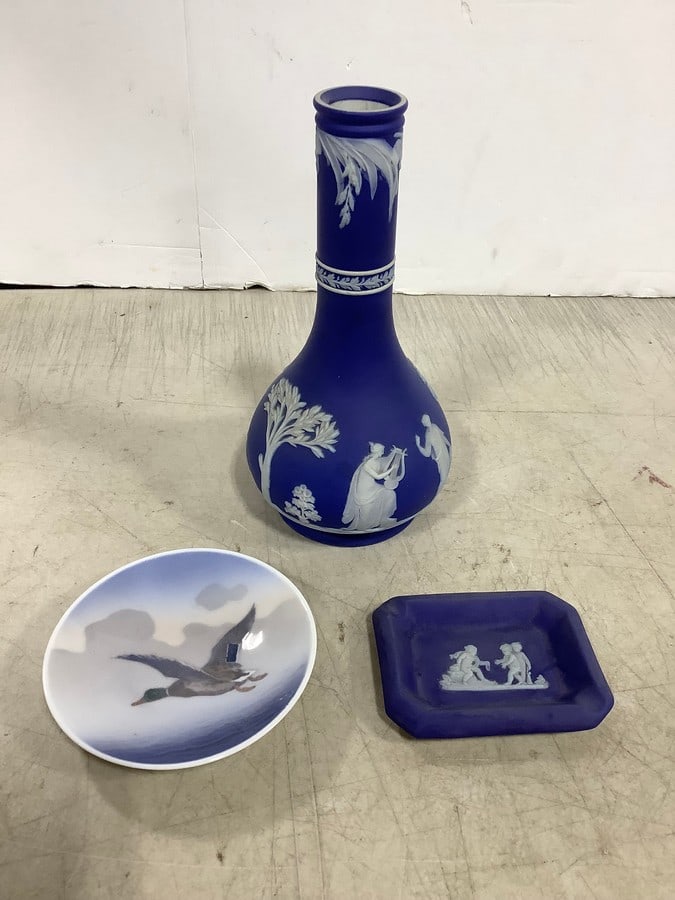 Wedgwood vase(7.5in.tall)/plate and Royal Copenhagen plate: Wedgwood vase(7.5in.tall)/plate and Royal Copenhagen plate