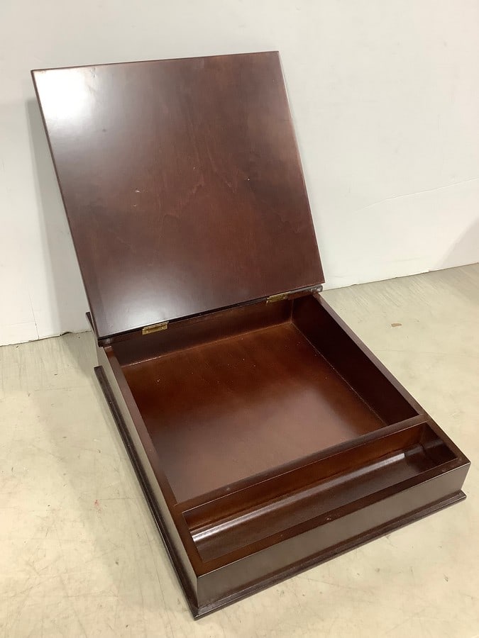Wooden writing desk(14in.x11.5in.x3.5in.): Wooden writing desk(14in.x11.5in.x3.5in.)