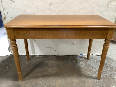 Wooden Piano Bench (19inx29inx15in)