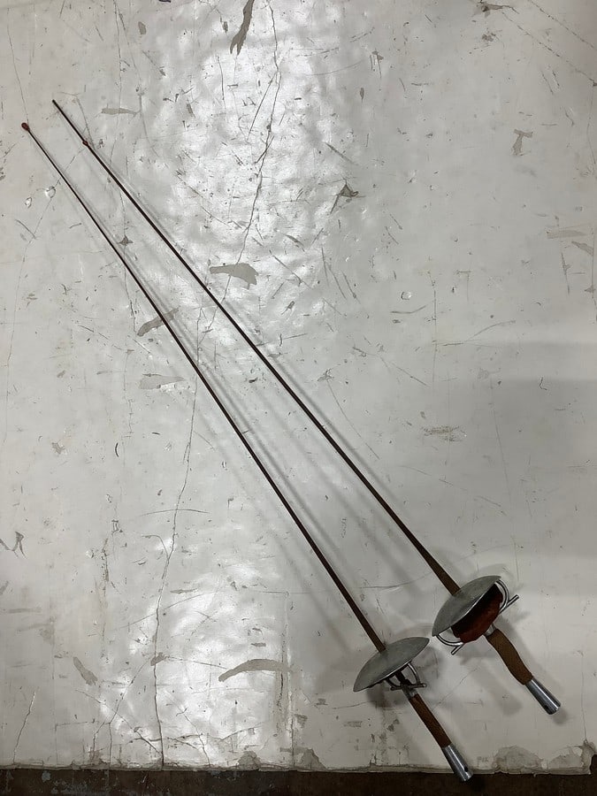 Fencing sticks: Fencing sticks