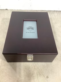 New York Knicks wooden cigar case(7in.x9in.x2.75in.)
