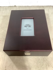 New York Knicks wooden cigar case(7in.x9in.x2.75in.)