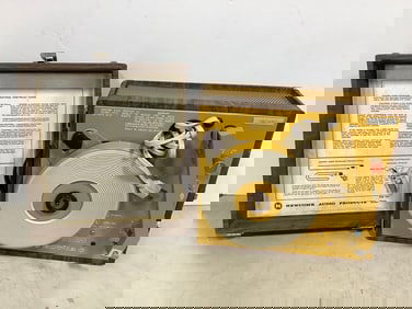 1960's Newcomb radio (model:PS-161)