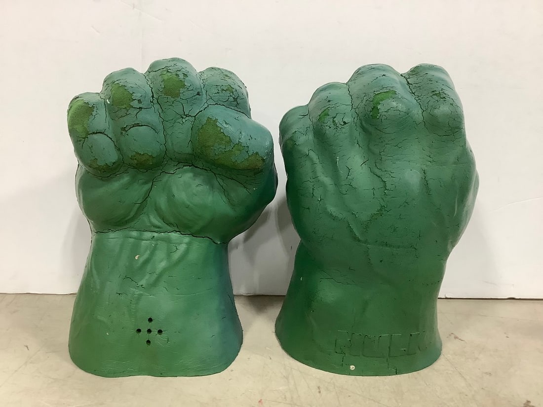 Hulk Foam Fists
