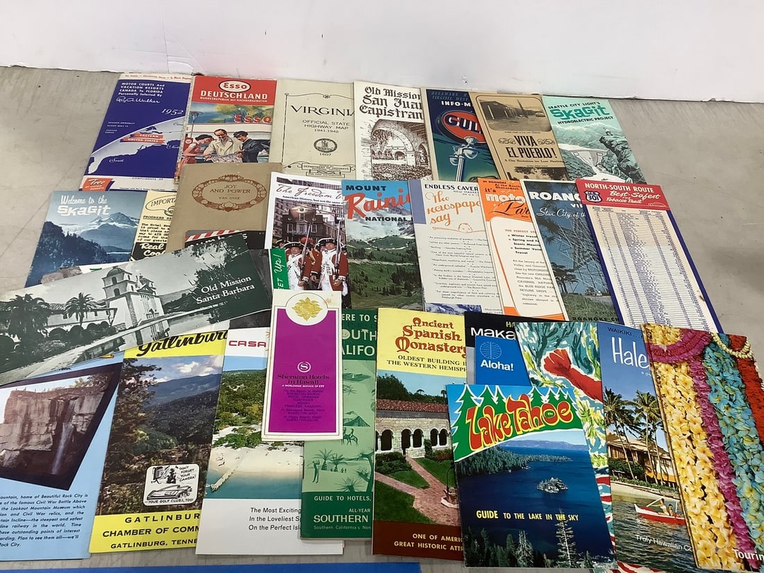 Various travel brochures(Maps, guides, and more) (1 of 1)