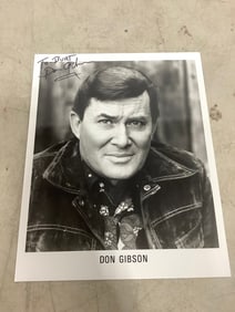 Don Gibson signed black and white print(8in.x10in.)