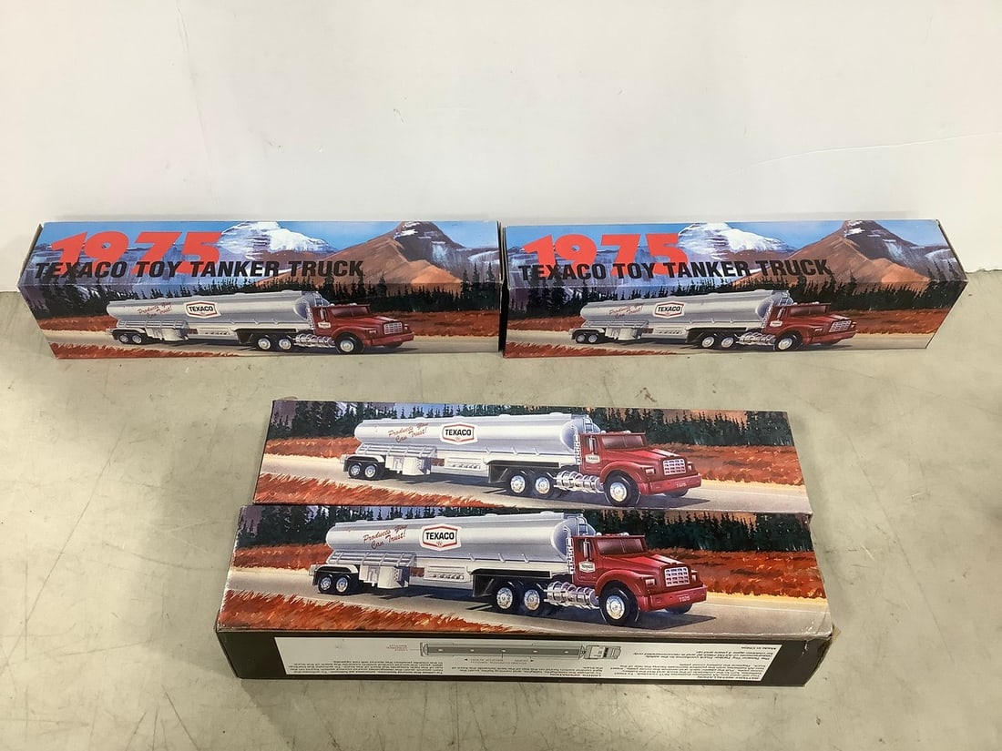 1975 Texaco Toy Tanker Trucks(new in box): 1975 Texaco Toy Tanker Trucks(new in box)