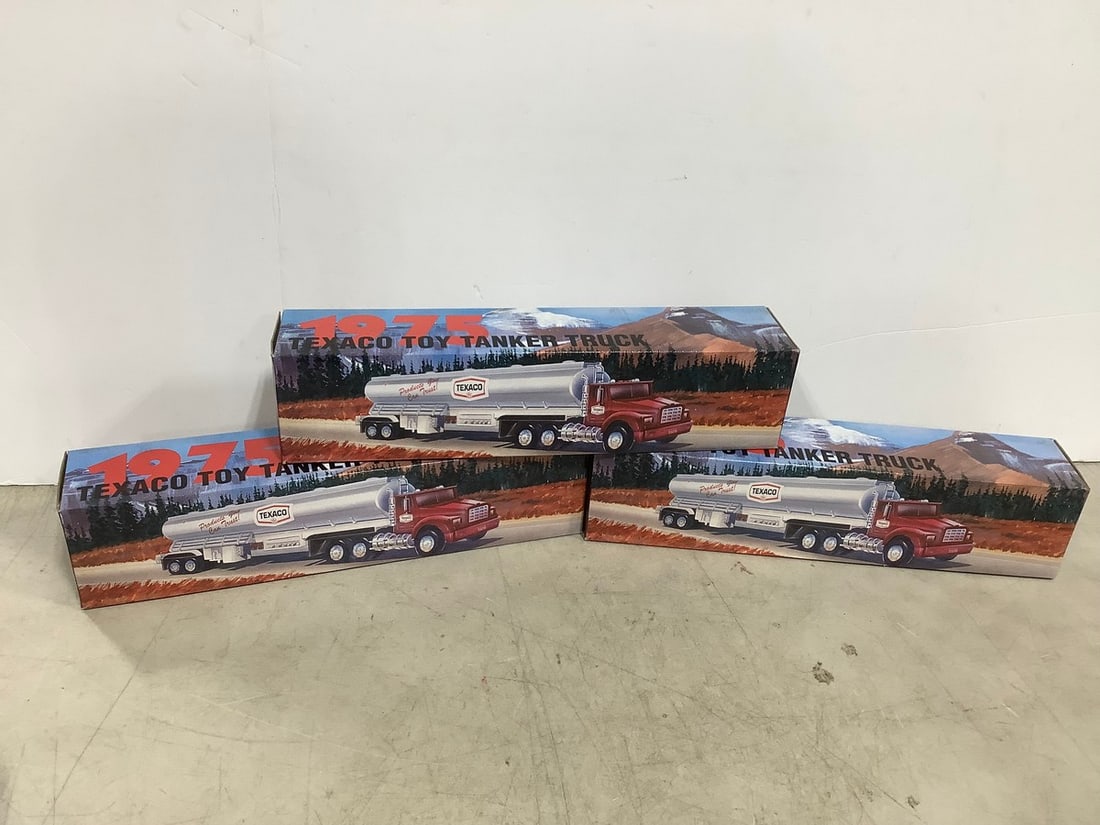 1975 Texaco Toy Tanker Trucks(new in box): 1975 Texaco Toy Tanker Trucks(new in box)