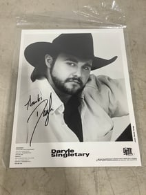 Daryle Singletary signed black and white photographic print(8in.x10in.)