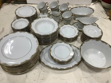 Sango chateau dinnerware set