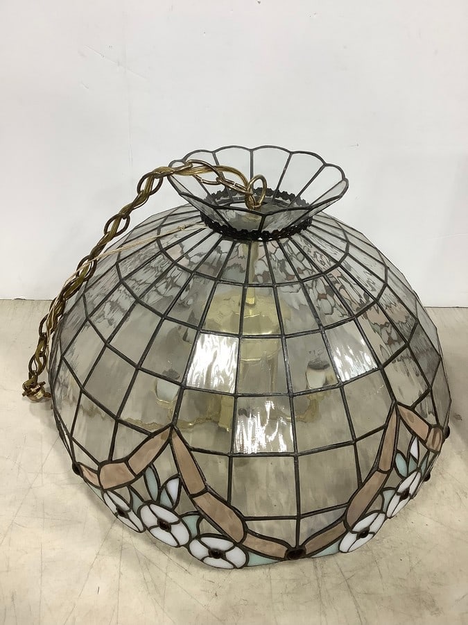 Stained glass lampshade(13.5in.tall): Stained glass lampshade(13.5in.tall)