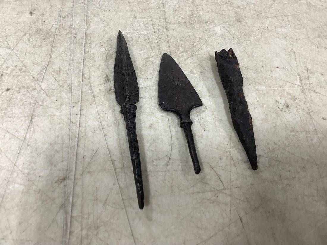 Dug Iron Arrowheads: Dug Iron Arrowheads