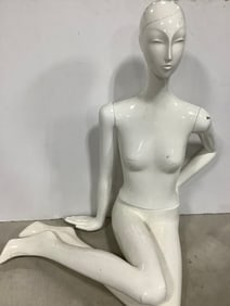 Female Mannequin (35in Tall)