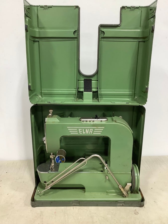 Elna vintage sewing machine (1 of 1)