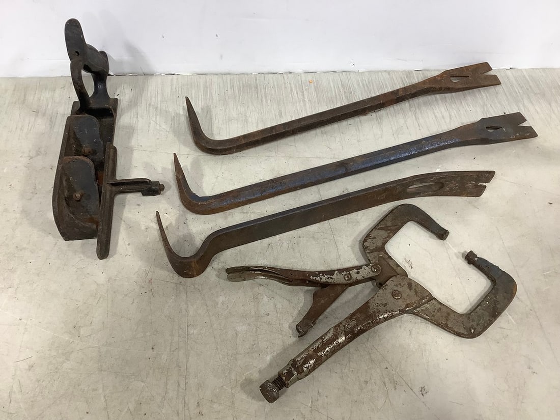 Stanley Wood Plane, and Pry Bars (1 of 1)