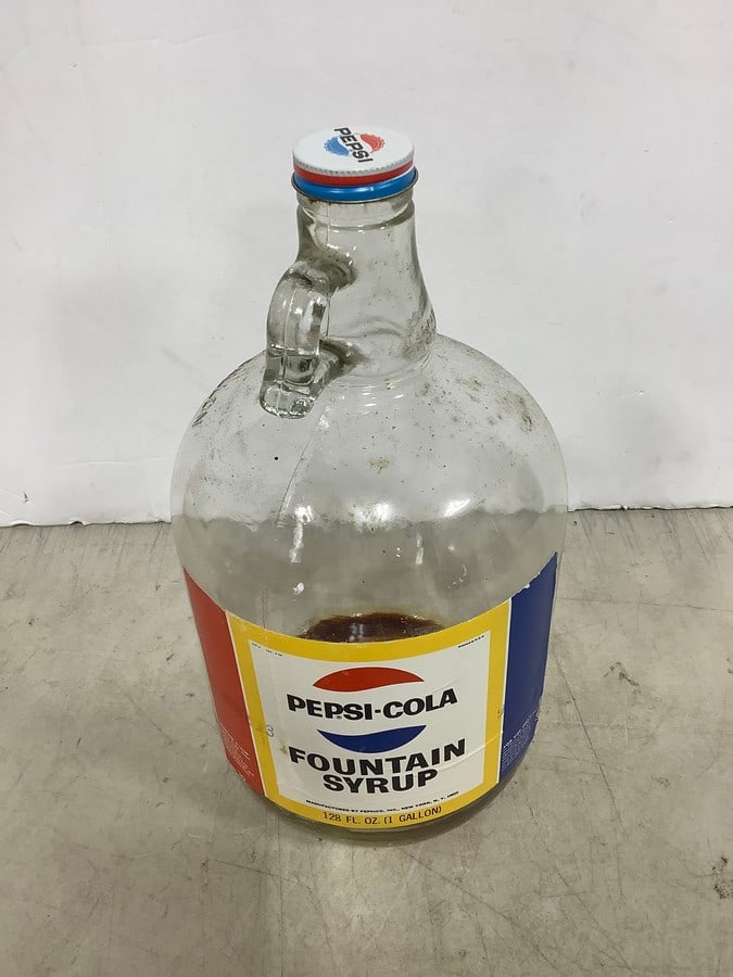 Pepsi Cola fountain syrup glass jug(size: one gallon): Pepsi Cola fountain syrup glass jug(size: one gallon)