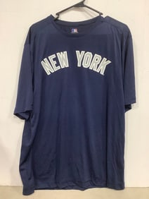 NY Yankees tshirt(XL)