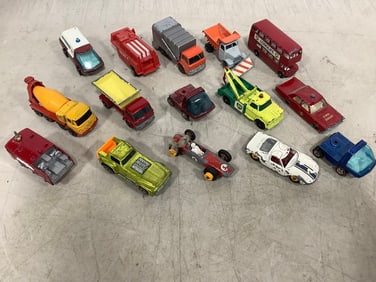 Vintage toy cars(HotWheels and more)