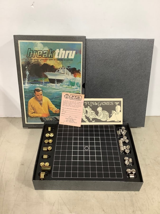 Vintage Breakthru board game in box: Vintage Breakthru board game in box