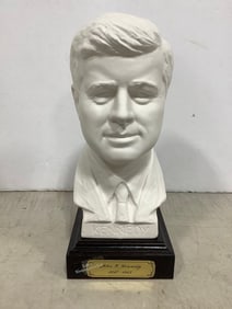 Goebel John F Kennedy statue(9in.tall)