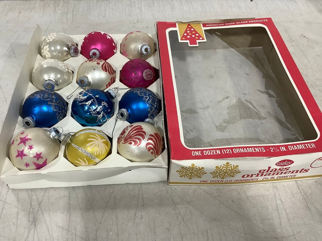 Vintage Christmas ornaments: Vintage Christmas ornaments