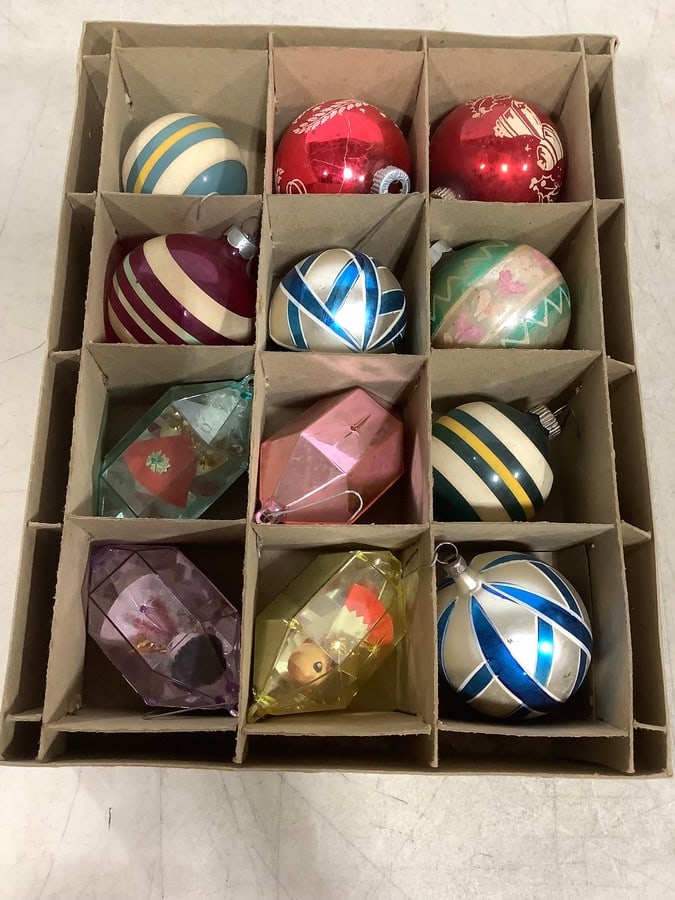 Vintage Christmas ornaments: Vintage Christmas ornaments