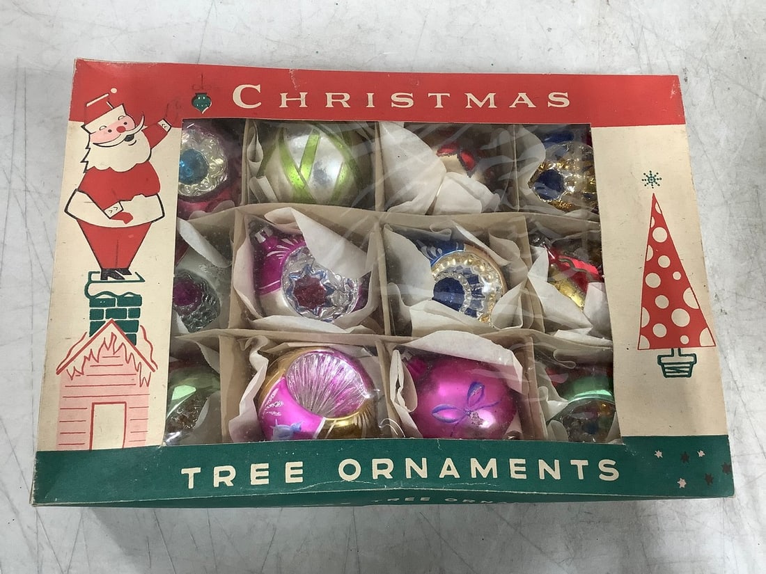 Vintage Fantasia brand Christmas ornaments in box: Vintage Fantasia brand Christmas ornaments in box