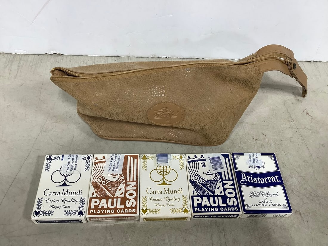 Vintage Zino Davidoff travel bag with playing cards: Vintage Zino Davidoff travel bag with playing cards