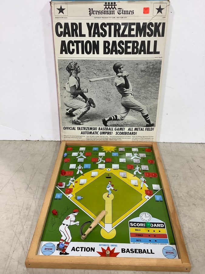 Vintage Carl Yastrzemski action baseball game in box (1 of 1)