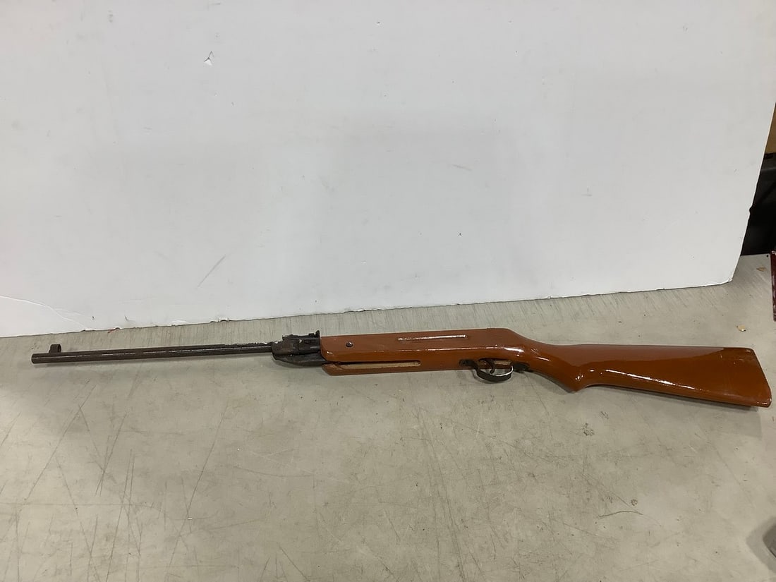 Hunting rifle(39in.long): Hunting rifle(39in.long)