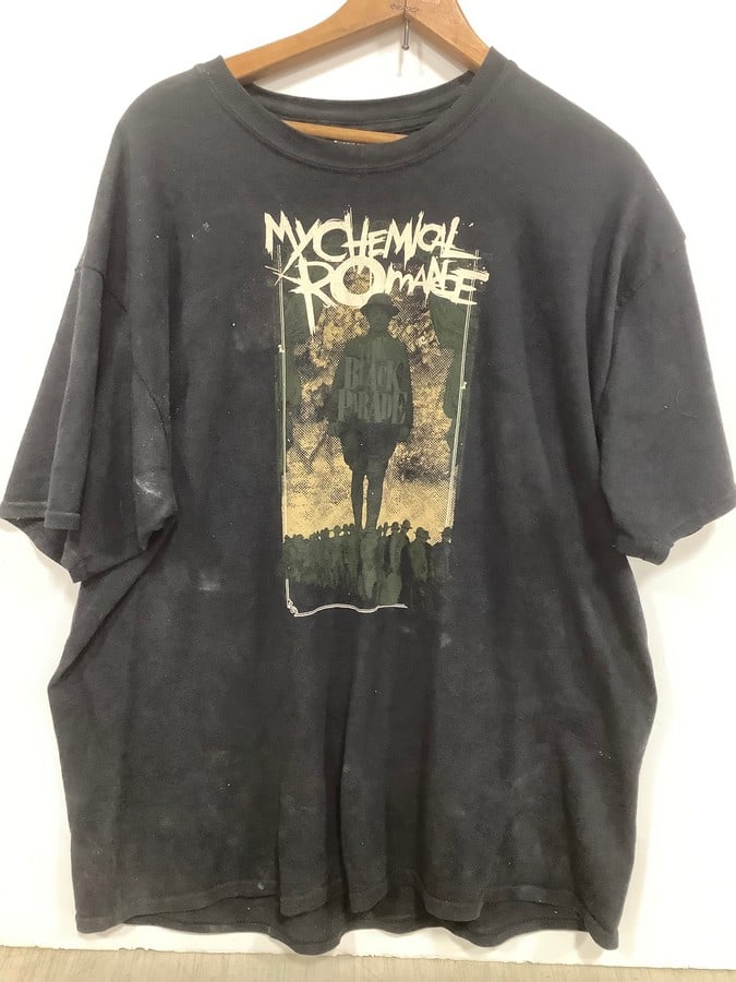 Vintage My Chemical Romace Tshirt (Size: XL): Vintage My Chemical Romace Tshirt (Size: XL)