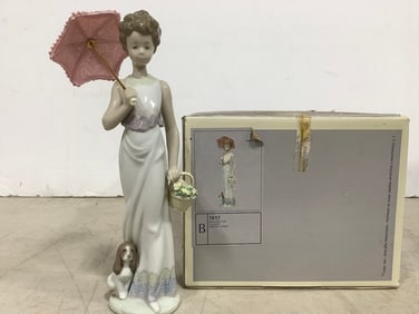 Ceramic Lladro Figure (9in Tall)
