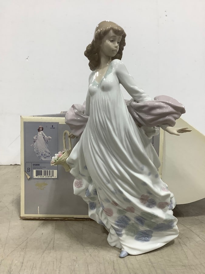 Spring Splendor Ceramic Lladro Figure - 05898 (11.75in Tall) (1 of 1)