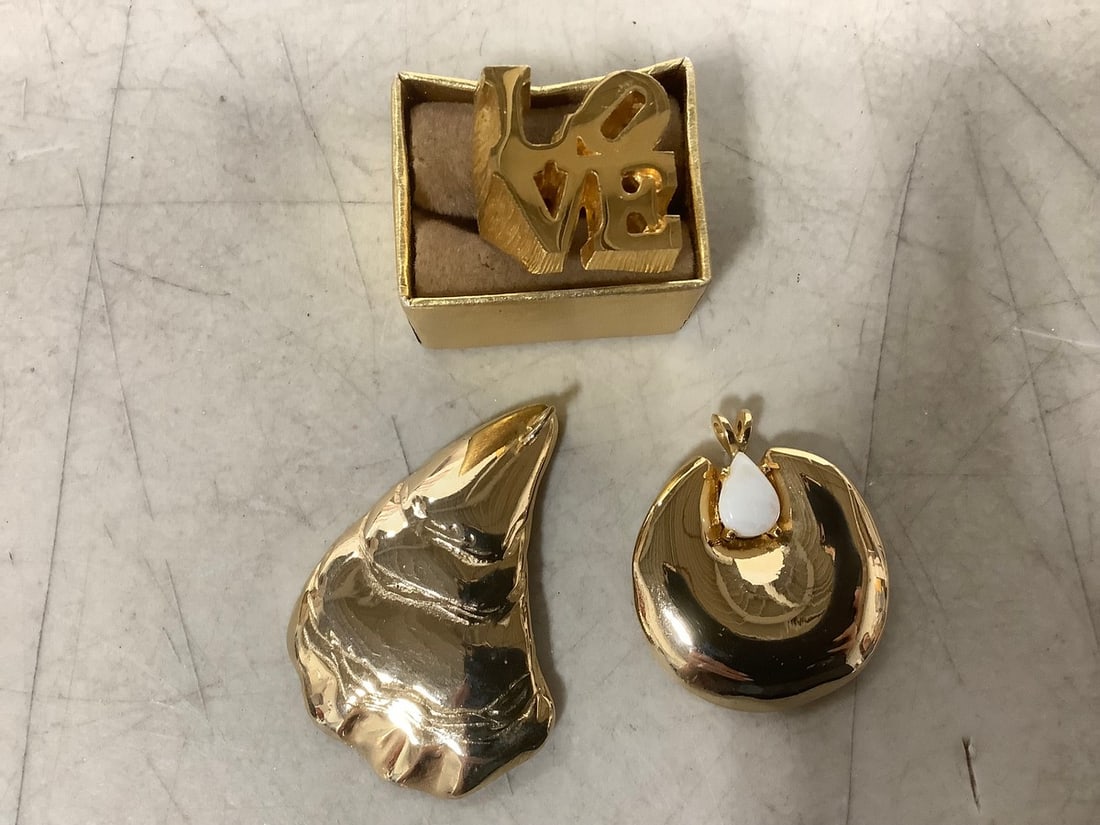 1970s Ring Charms: 1970s Ring Charms