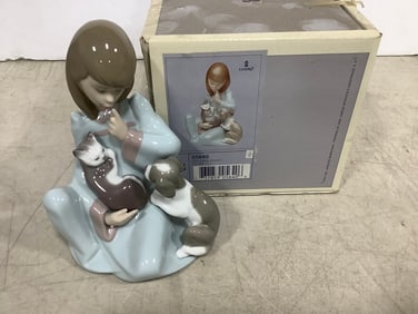 Cat Nap Ceramic Lladro Figure - 05640 (6in Tall)